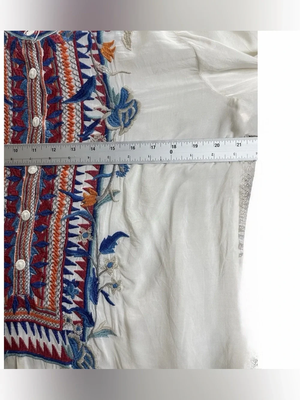 Johnny Was White Tunic with Blue & Burgundy Embroidery. Size Large. - Picture 4 of 8